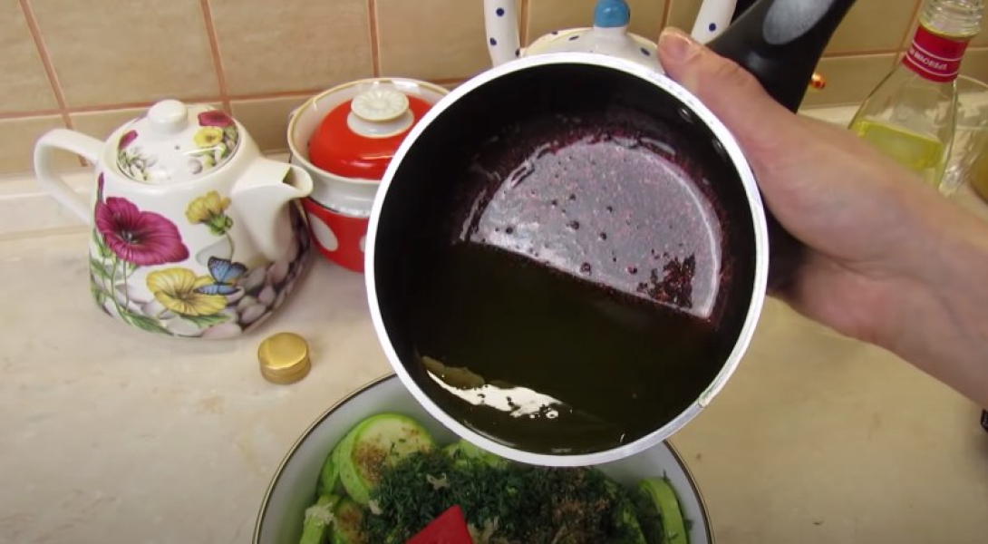 Мариновані хрусткі кабачки на зиму в банках 6 смачних рецептів з покроковими фото 611eb0bb6c3c15d909c5366523079bc6 Мариновані хрусткі кабачки на зиму в банках 6 смачних рецептів з покроковими фото