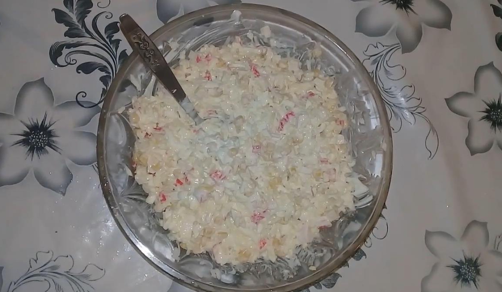 Салат з консервованою кукурудзою 16 простих і смачних рецептів, з покроковими фото 6b15d201dce43a2ff129d2ee5ee6d4fb Салат з консервованою кукурудзою 16 простих і смачних рецептів, з покроковими фото