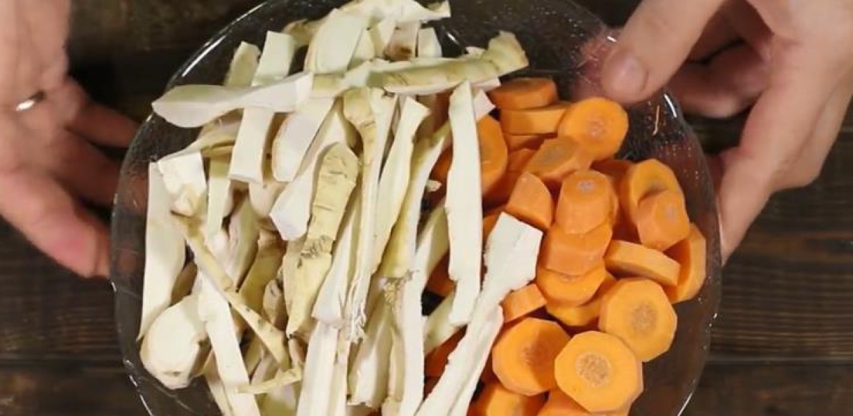 Хрусткі солоні огірки на зиму в банках 12 простих рецептів, з покроковими фото 7636de68132ef7a6d3723d4bb9cbec18 Хрусткі солоні огірки на зиму в банках 12 простих рецептів, з покроковими фото