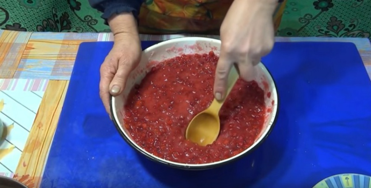 Калина з цукром на зиму без варіння: 5 рецептів, з покроковими фото 774f4c3e0ec4da956900afa770154c58 Калина з цукром на зиму без варіння: 5 рецептів, з покроковими фото
