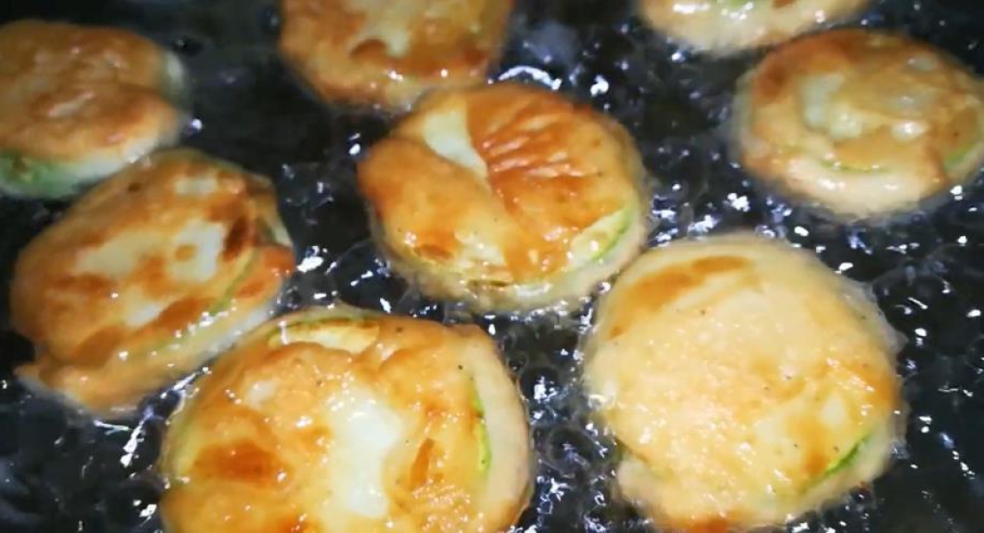 Кабачки смажені на сковороді 11 швидких та смачних рецептів, з покроковими фото 7cc40c9c3b6ddd37af4fe95ad1e6c6e0 Кабачки смажені на сковороді 11 швидких та смачних рецептів, з покроковими фото