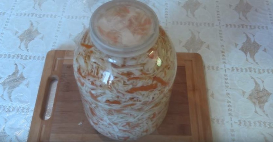 Маринована капуста швидкого приготування 8 рецептів з покроковими фото 834890298cca70cb8bf00ae2897969b4 Маринована капуста швидкого приготування 8 рецептів з покроковими фото