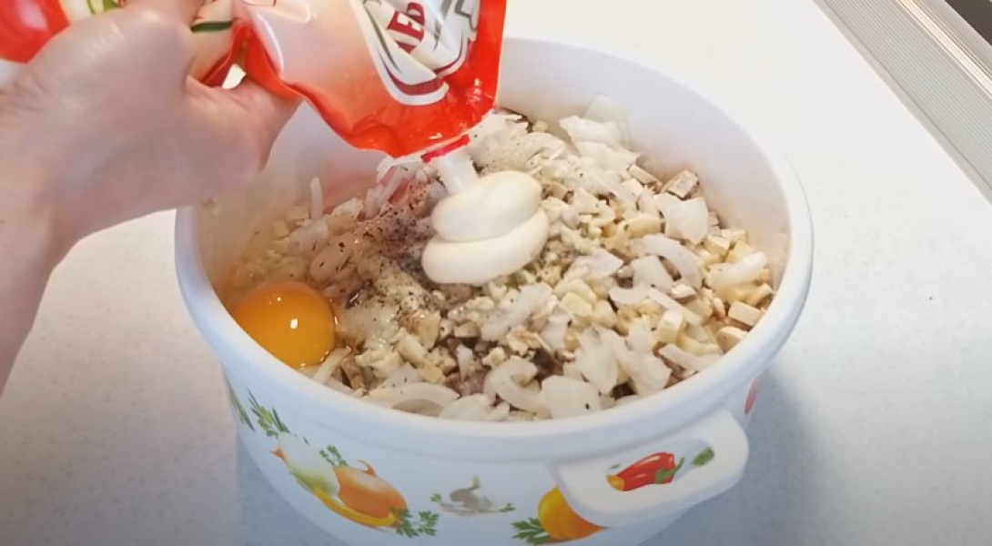 Котлети з курячого фаршу на сковороді 9 рецептів з покроковими фото соковитих та смачних котлет 8d2df947beb0de2e676d384b89ee7dde Котлети з курячого фаршу на сковороді 9 рецептів з покроковими фото соковитих та смачних котлет