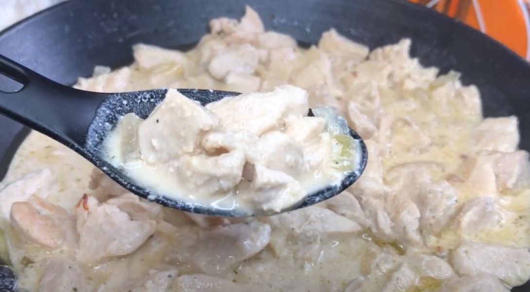 Курка у вершковому соусі на сковороді 8 рецептів, з покроковими фото 8eb3d1a7ad09c02a483ed64a7e0fe75f Курка у вершковому соусі на сковороді 8 рецептів, з покроковими фото