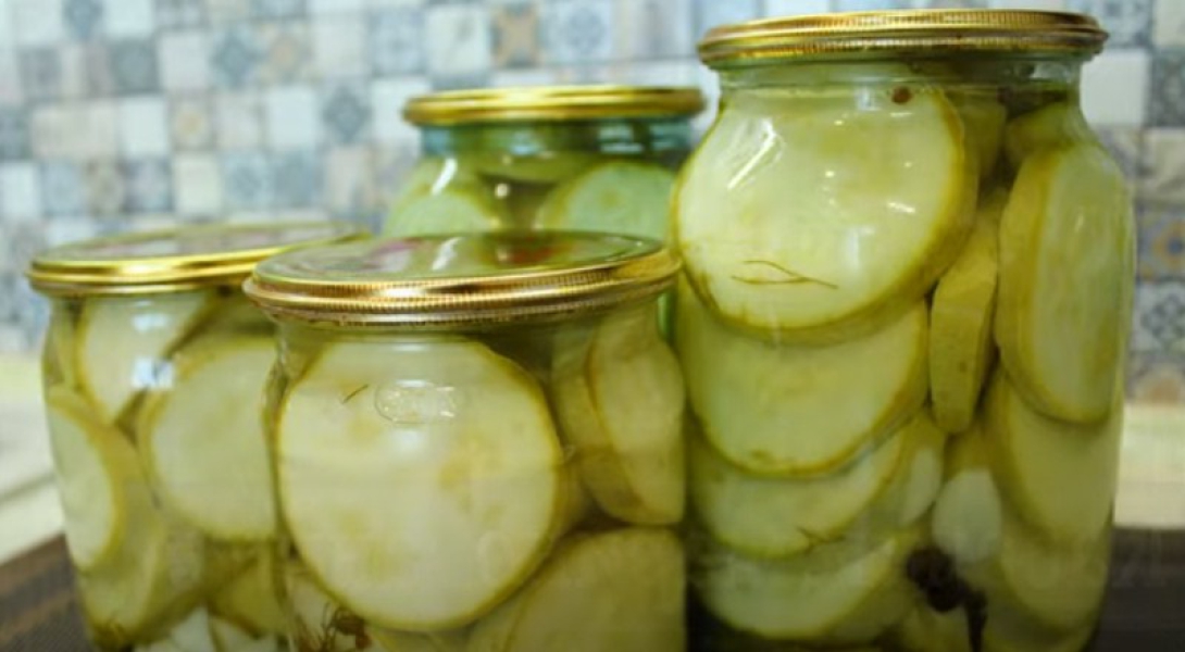 Мариновані хрусткі кабачки на зиму в банках 6 смачних рецептів з покроковими фото 9029c62069dd8294fc4e5dc3bc472ccb Мариновані хрусткі кабачки на зиму в банках 6 смачних рецептів з покроковими фото