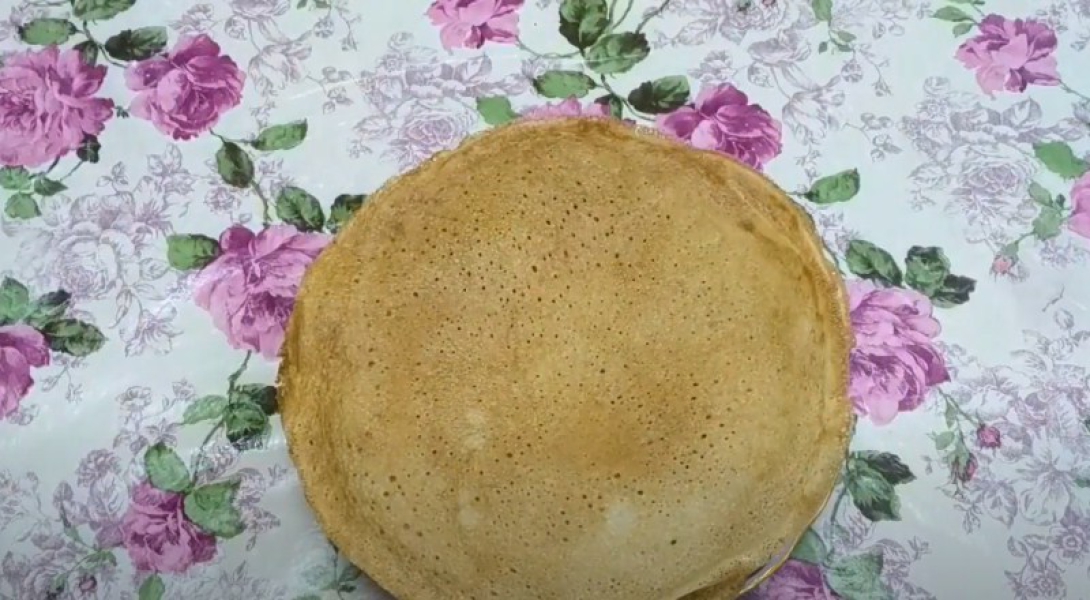 Млинці на кефірі 6 простих рецептів з дірочками, з покроковими фото 917913ae706c27eb7dbd35e16c6f72a3 Млинці на кефірі 6 простих рецептів з дірочками, з покроковими фото