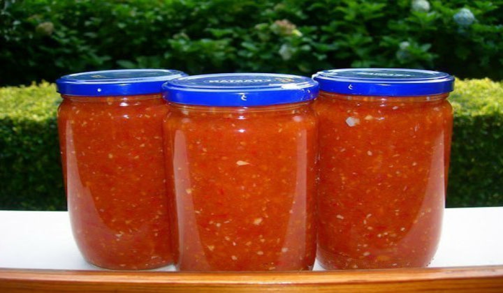 Аджика на зиму класичний рецепт з помідорів та часнику, з покроковими фото 922230d51cb853ed7f39b33fb78ec55d Аджика на зиму класичний рецепт з помідорів та часнику, з покроковими фото