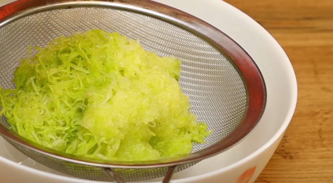 Котлети з курячого фаршу на сковороді 9 рецептів з покроковими фото соковитих та смачних котлет 9744f5441d993a01edf1abb73bf698f3 Котлети з курячого фаршу на сковороді 9 рецептів з покроковими фото соковитих та смачних котлет
