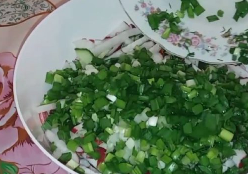 Смачні салати з редискою та огірком, з покроковими фото 99532e90640e18b0c571f5dd878b6105 Смачні салати з редискою та огірком, з покроковими фото