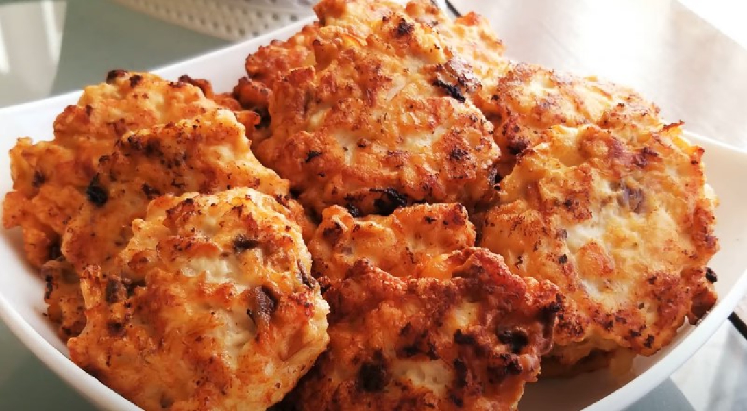 Котлети з курячого фаршу на сковороді 9 рецептів з покроковими фото соковитих та смачних котлет 9b2ebe135bcf068c52ce82dff7c75cf1 Котлети з курячого фаршу на сковороді 9 рецептів з покроковими фото соковитих та смачних котлет