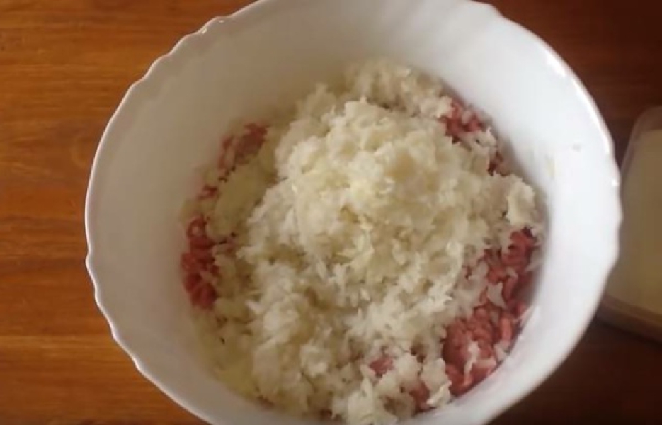 Як приготувати чебуреки з мясом у домашніх умовах 6 рецептів смачних чебуреків, з покроковими фото 9c6fee3dcfd6525696a27fe7ff8e57af Як приготувати чебуреки з мясом у домашніх умовах 6 рецептів смачних чебуреків, з покроковими фото