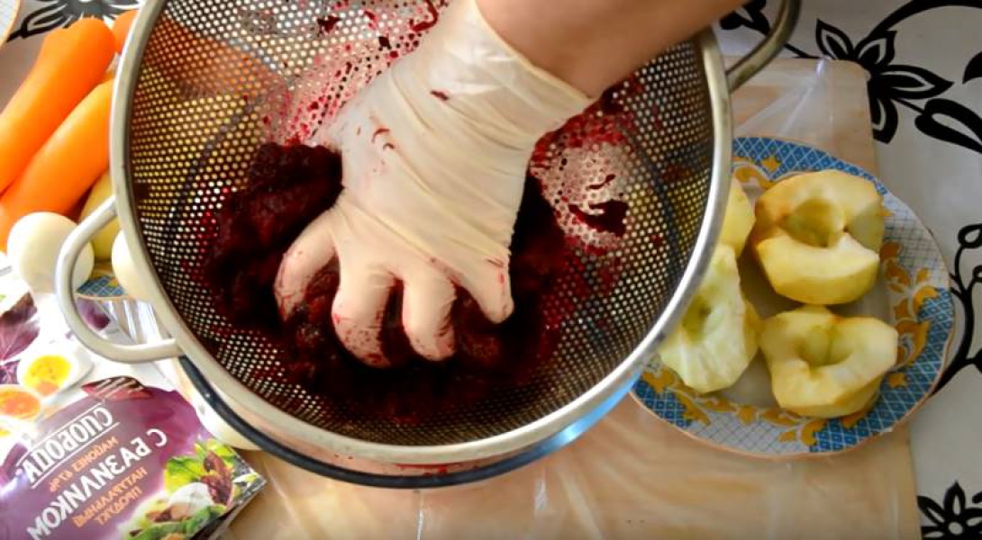 Оселедець під шубою 8 рецептів з послідовністю шарів, з покроковими фото 9ffe819e6bb3034324d8263e736e254b Оселедець під шубою 8 рецептів з послідовністю шарів, з покроковими фото
