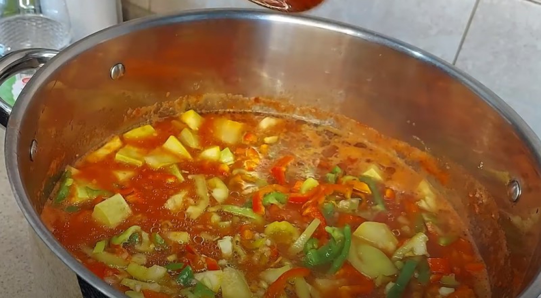 Лечо з кабачків на зиму 8 покрокових рецептів з фото a51515e7590e911220544339bbe1d338 Лечо з кабачків на зиму 8 покрокових рецептів з фото