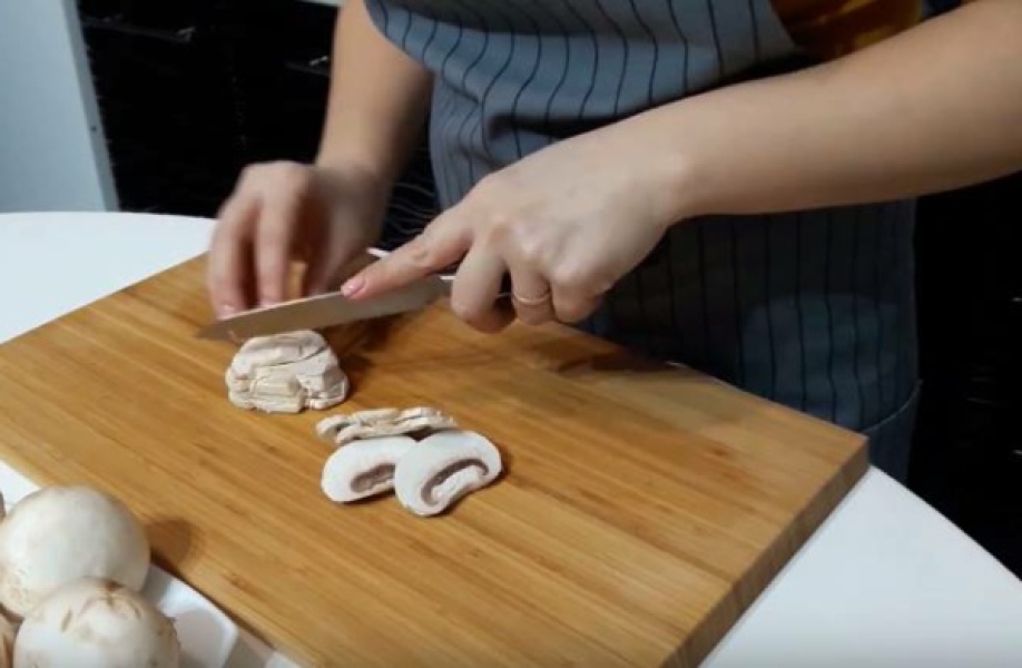 Млинці з мясом 6 найсмачніших рецептів, з покроковими фото a84de8f0cc4f73fb9b88717fe06da272 Млинці з мясом 6 найсмачніших рецептів, з покроковими фото