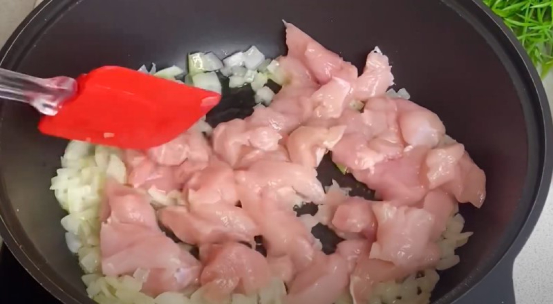 Курка у вершковому соусі на сковороді 8 рецептів, з покроковими фото ab9df1d362899bd77551543d77988fee Курка у вершковому соусі на сковороді 8 рецептів, з покроковими фото
