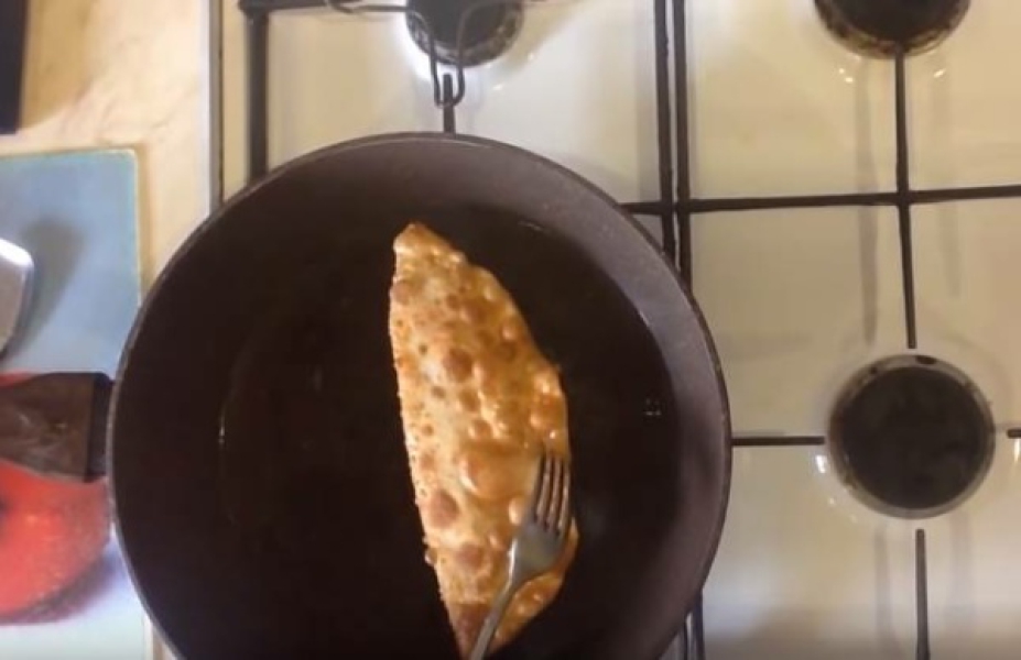 Як приготувати чебуреки з мясом у домашніх умовах 6 рецептів смачних чебуреків, з покроковими фото ac74a6aa5f3ba98fac8c42ab72028169 Як приготувати чебуреки з мясом у домашніх умовах 6 рецептів смачних чебуреків, з покроковими фото
