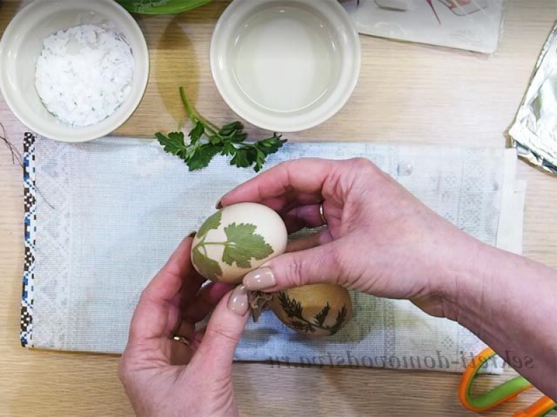 Як пофарбувати яйця на Великдень чаєм каркаде, з покроковими фото acae0be1bad7d1aa5e5285e1fb3cd906 Як пофарбувати яйця на Великдень чаєм каркаде, з покроковими фото