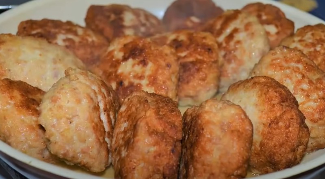 Котлети з курячого фаршу на сковороді 9 рецептів з покроковими фото соковитих та смачних котлет b1d6c030a76b20e999c45ab619e09e3e Котлети з курячого фаршу на сковороді 9 рецептів з покроковими фото соковитих та смачних котлет