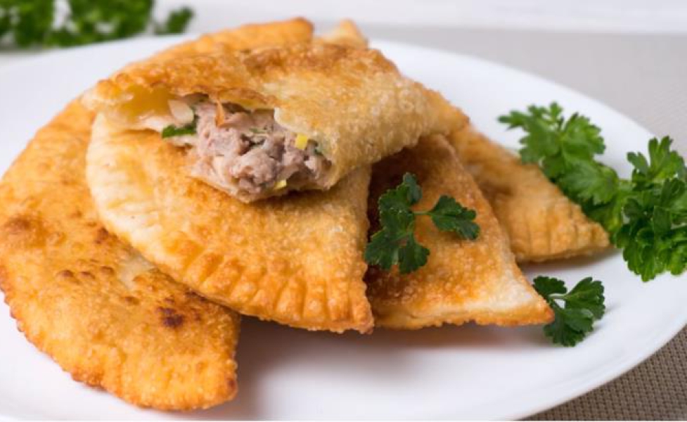 Домашні чебуреки з мясом на сковороді 5 рецептів, соковитих і хрустких чебуреків, з покроковими фото b3fa3f6112be50f964cc8399f1aaca07 Домашні чебуреки з мясом на сковороді 5 рецептів, соковитих і хрустких чебуреків, з покроковими фото