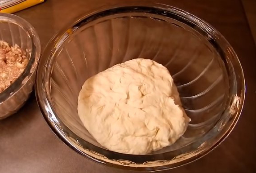 Домашні чебуреки з мясом на сковороді 5 рецептів, соковитих і хрустких чебуреків, з покроковими фото bdb27aa36579482474cd284c1b4e30ca Домашні чебуреки з мясом на сковороді 5 рецептів, соковитих і хрустких чебуреків, з покроковими фото