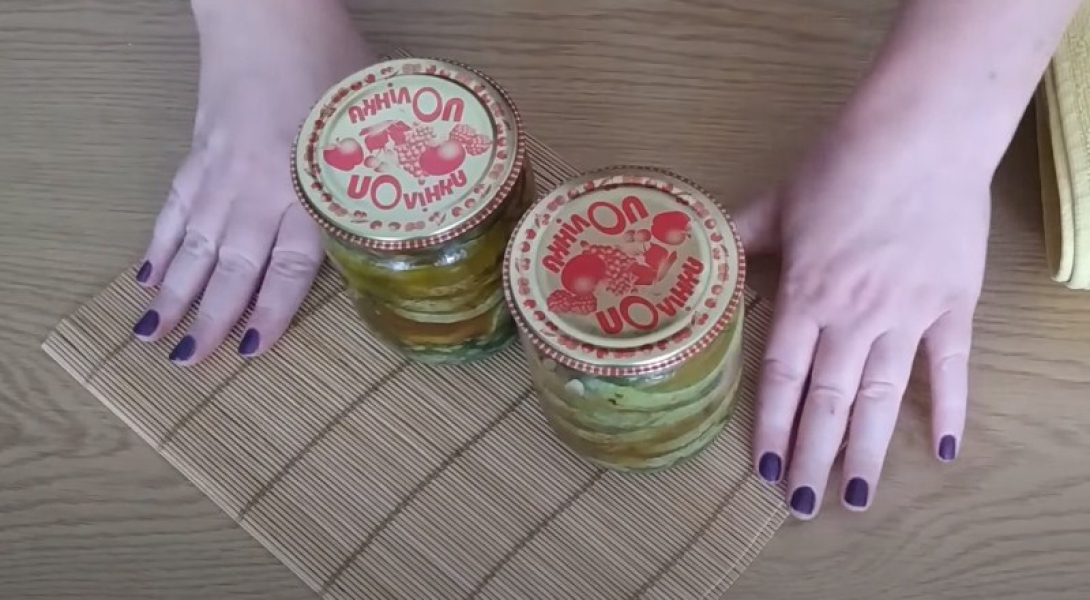 Мариновані хрусткі кабачки на зиму в банках 6 смачних рецептів з покроковими фото bdbba38ba68a989b1436104d28e0fa5d Мариновані хрусткі кабачки на зиму в банках 6 смачних рецептів з покроковими фото