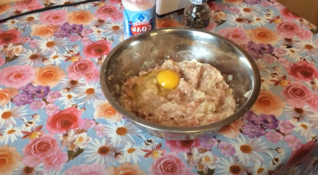 Котлети з курячого фаршу на сковороді 9 рецептів з покроковими фото соковитих та смачних котлет c0220c58815e5fa514fe26df6995cb93 Котлети з курячого фаршу на сковороді 9 рецептів з покроковими фото соковитих та смачних котлет