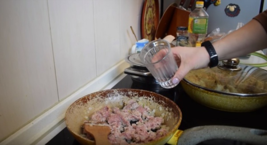 Млинці на молоці 8 рецептів тонких млинців з дірочками, з покроковими фото c07e5e55fa6d2d9fc25f8b4bd7bf9022 Млинці на молоці 8 рецептів тонких млинців з дірочками, з покроковими фото