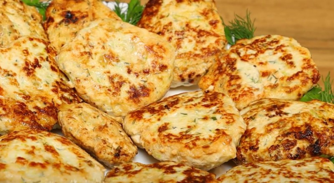 Котлети з курячого фаршу на сковороді 9 рецептів з покроковими фото соковитих та смачних котлет c0bc411deec792877f50de370f5c03d5 Котлети з курячого фаршу на сковороді 9 рецептів з покроковими фото соковитих та смачних котлет