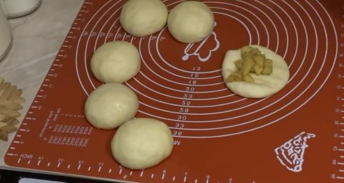 Тістечка з яблуками в духовці з дріжджового тіста 6 рецептів з покроковими фото c139b2d5337e51f601170ece258b0697 Тістечка з яблуками в духовці з дріжджового тіста 6 рецептів з покроковими фото