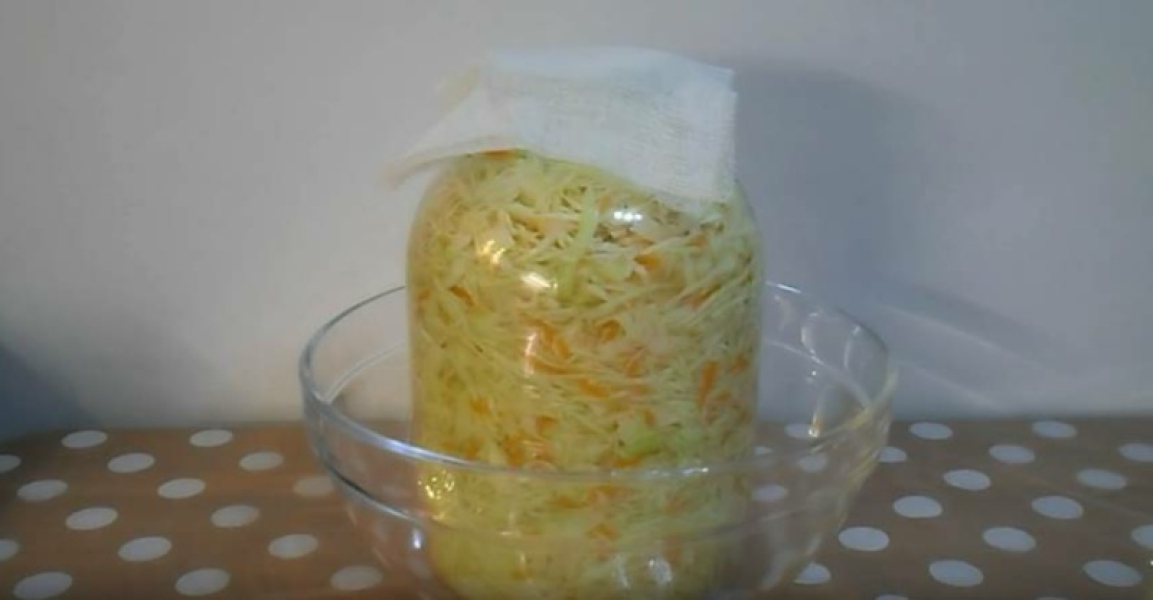 Маринована капуста швидкого приготування 8 рецептів з покроковими фото cd5f1d11e9925c5ddf343f3bca7961e1 Маринована капуста швидкого приготування 8 рецептів з покроковими фото