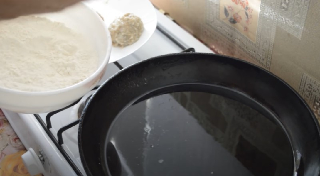Котлети з курячого фаршу на сковороді 9 рецептів з покроковими фото соковитих та смачних котлет de9b132694a6058641504c6edc723e31 Котлети з курячого фаршу на сковороді 9 рецептів з покроковими фото соковитих та смачних котлет