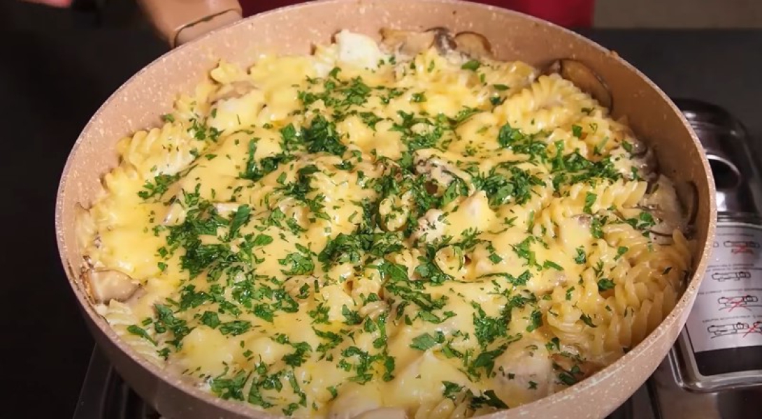 Курка у вершковому соусі на сковороді 8 рецептів, з покроковими фото e142adc59fc11da12d3c422f8e975842 Курка у вершковому соусі на сковороді 8 рецептів, з покроковими фото