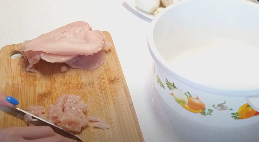 Котлети з курячого фаршу на сковороді 9 рецептів з покроковими фото соковитих та смачних котлет eab3490f3e2d1c1e190a2a93df8b2c2f Котлети з курячого фаршу на сковороді 9 рецептів з покроковими фото соковитих та смачних котлет