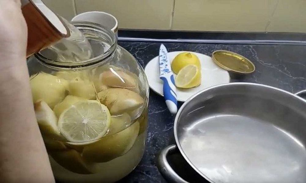 Компот з яблука на зиму на 3 літрову банку 5 простих рецептів, з покроковими фото ee873581ce0b26acff63f4ef03326c44 Компот з яблука на зиму на 3 літрову банку 5 простих рецептів, з покроковими фото