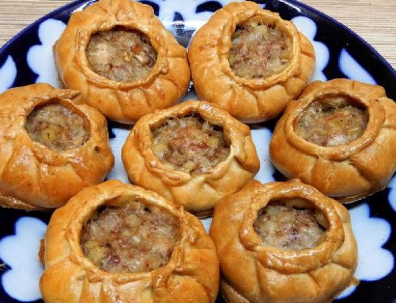 Біляші з мясом на сковороді та в духовці дуже смачні домашні рецепти, з покроковими фото efd55ded72044fba4c9082a15f9a67ab Біляші з мясом на сковороді та в духовці дуже смачні домашні рецепти, з покроковими фото