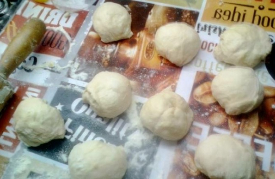 Булочки з вареним згущеним молоком з дріжджового тіста в духовці 6 рецептів з покроковими фото f4c9c41cea1693de0c4dfebe6895570d Булочки з вареним згущеним молоком з дріжджового тіста в духовці 6 рецептів з покроковими фото