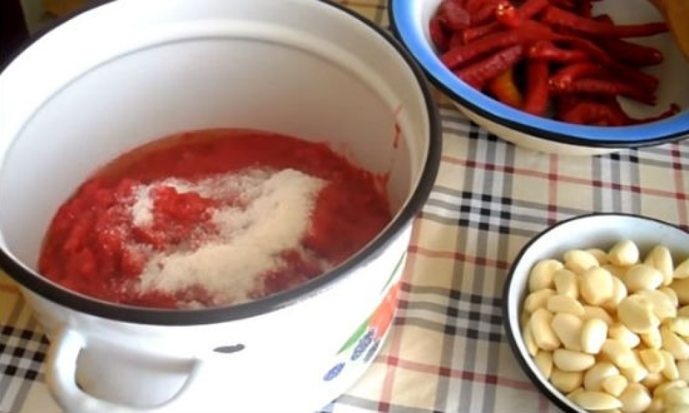 Аджика на зиму класичний рецепт з помідорів та часнику, з покроковими фото f645380eadd88e0a1b170734bdc96679 Аджика на зиму класичний рецепт з помідорів та часнику, з покроковими фото