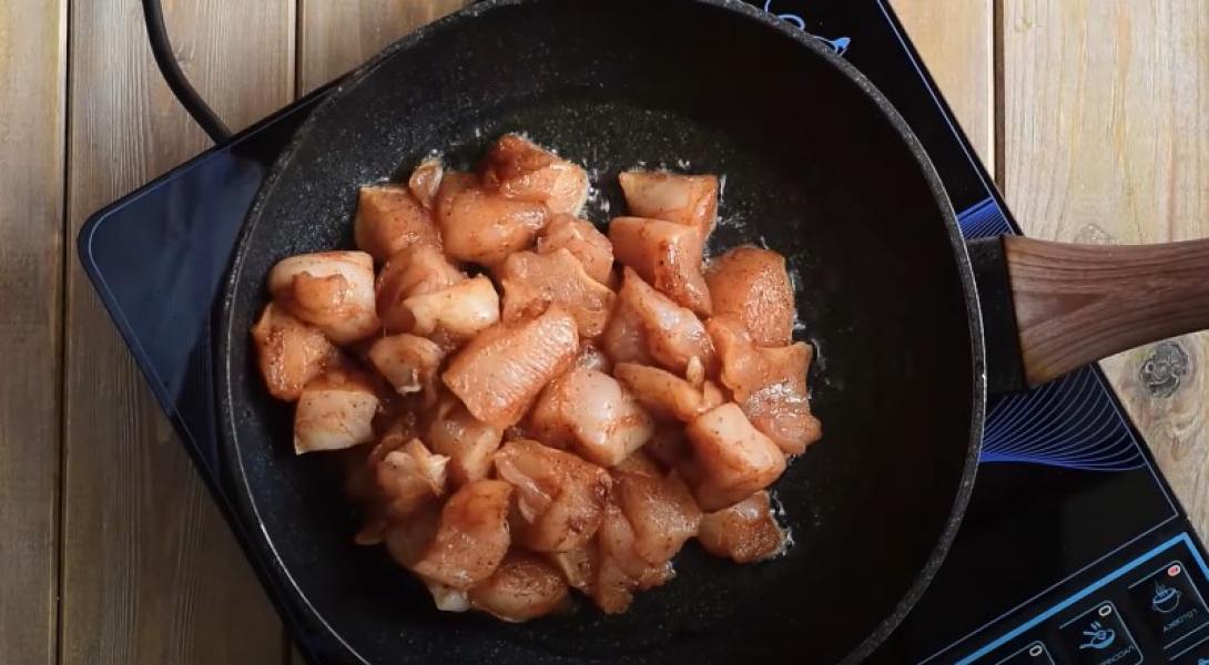 Курка у вершковому соусі на сковороді 8 рецептів, з покроковими фото f685c656e2ffe06ba6abd3223fc5c6b9 Курка у вершковому соусі на сковороді 8 рецептів, з покроковими фото