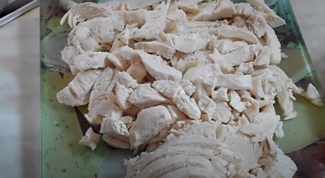 Салат з куркою та ананасом 7 класичних рецептів, з покроковими фото fe7999f21de04f39ca0d2f325f7b5a22 Салат з куркою та ананасом 7 класичних рецептів, з покроковими фото