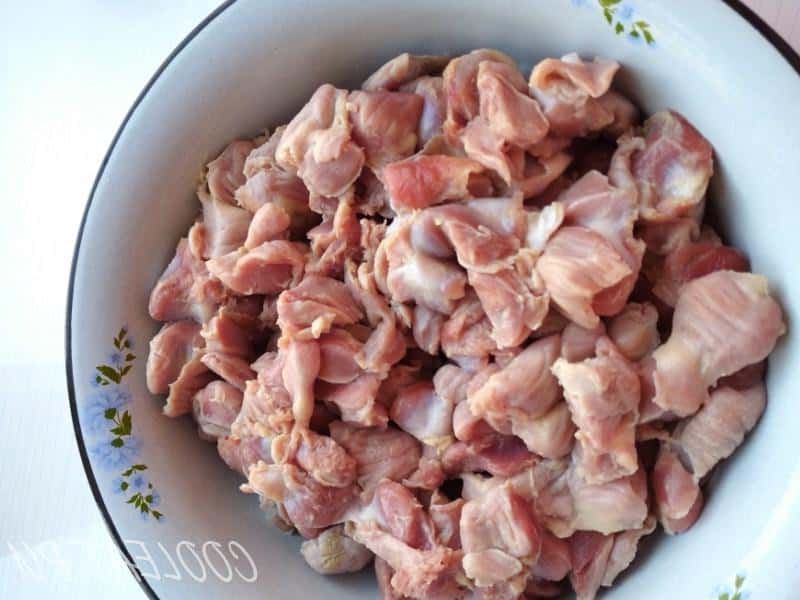 Курячі шлунки тушковані в сметані, з покроковими фото 105a18af8135aeb086776961cfe55190 Курячі шлунки тушковані в сметані, з покроковими фото