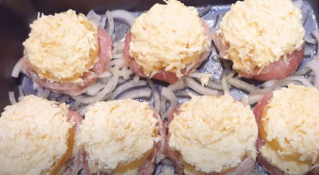 Свинина в духовці 8 простих та смачних рецептів запеченого мяса, з покроковими фото 335a66e0805f1bed5b773e3af2e4ae55 Свинина в духовці 8 простих та смачних рецептів запеченого мяса, з покроковими фото