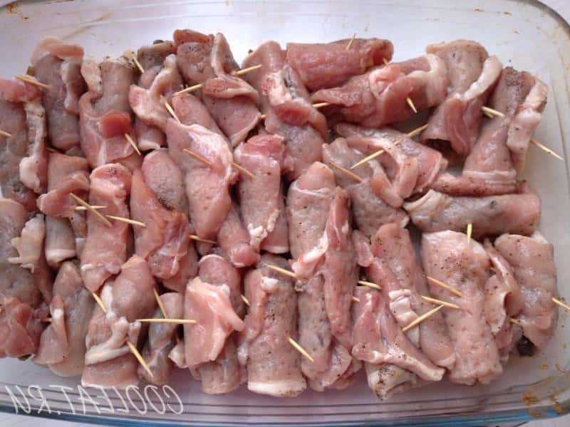 Мясні рулетики зі свинини та грибами, з покроковими фото 428a1b1009b67b3826189d92fb1b304b Мясні рулетики зі свинини та грибами, з покроковими фото
