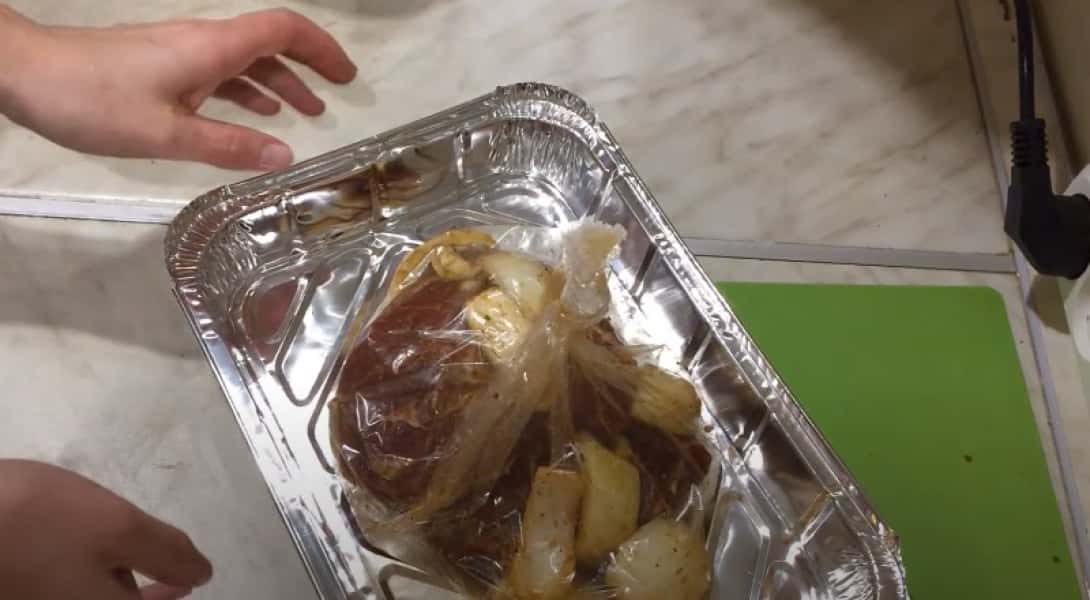 Свинина в духовці 8 простих та смачних рецептів запеченого мяса, з покроковими фото 438a92a1dd1b829ec7447fa50f98e6b4 Свинина в духовці 8 простих та смачних рецептів запеченого мяса, з покроковими фото
