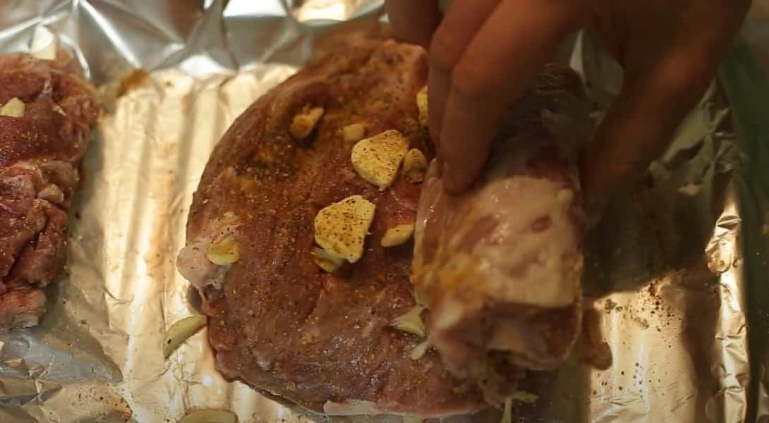 Свинина в духовці 8 простих та смачних рецептів запеченого мяса, з покроковими фото 6d09bdadb48290c00c0dffea89b5ee7e Свинина в духовці 8 простих та смачних рецептів запеченого мяса, з покроковими фото