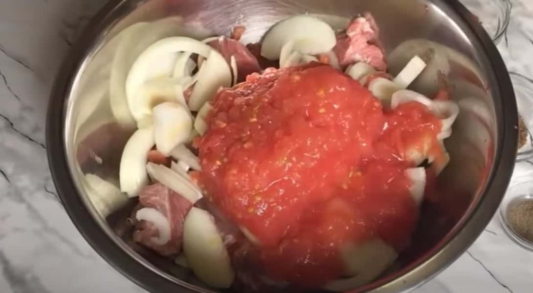Свинина в духовці 8 простих та смачних рецептів запеченого мяса, з покроковими фото 7ac8ededec5d30bd78d70f7680c528ba Свинина в духовці 8 простих та смачних рецептів запеченого мяса, з покроковими фото
