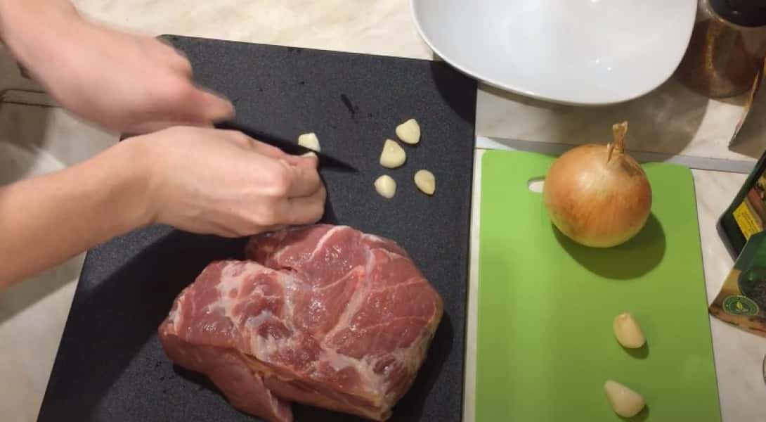 Свинина в духовці 8 простих та смачних рецептів запеченого мяса, з покроковими фото 7ff0637cbb1f60d4555bd11ff8a5596d Свинина в духовці 8 простих та смачних рецептів запеченого мяса, з покроковими фото