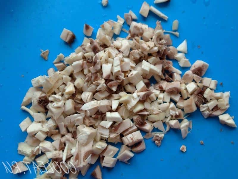 Мясні рулетики зі свинини та грибами, з покроковими фото 8213c4f8451e9d67bd3f8de781f0b3c8 Мясні рулетики зі свинини та грибами, з покроковими фото
