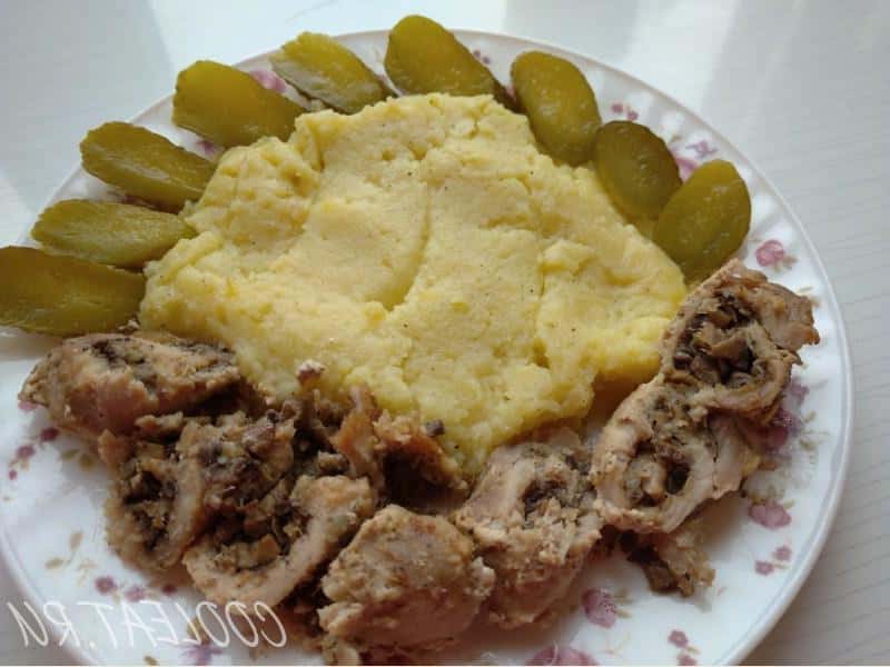 Мясні рулетики зі свинини та грибами, з покроковими фото 9f4de176ea916c23e6fa58f1e1902bb5 Мясні рулетики зі свинини та грибами, з покроковими фото