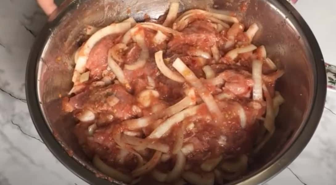 Свинина в духовці 8 простих та смачних рецептів запеченого мяса, з покроковими фото bd2a0451bc1c4acd1bbd914c67782704 Свинина в духовці 8 простих та смачних рецептів запеченого мяса, з покроковими фото