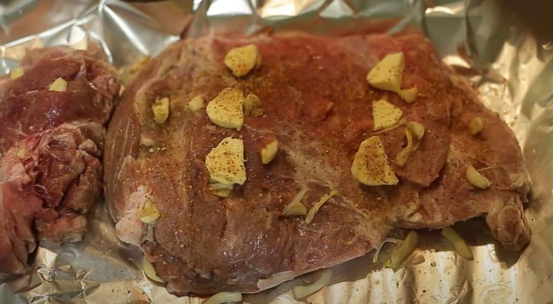Свинина в духовці 8 простих та смачних рецептів запеченого мяса, з покроковими фото eab2b562e4e1826ff4e33d4bef7347d1 Свинина в духовці 8 простих та смачних рецептів запеченого мяса, з покроковими фото